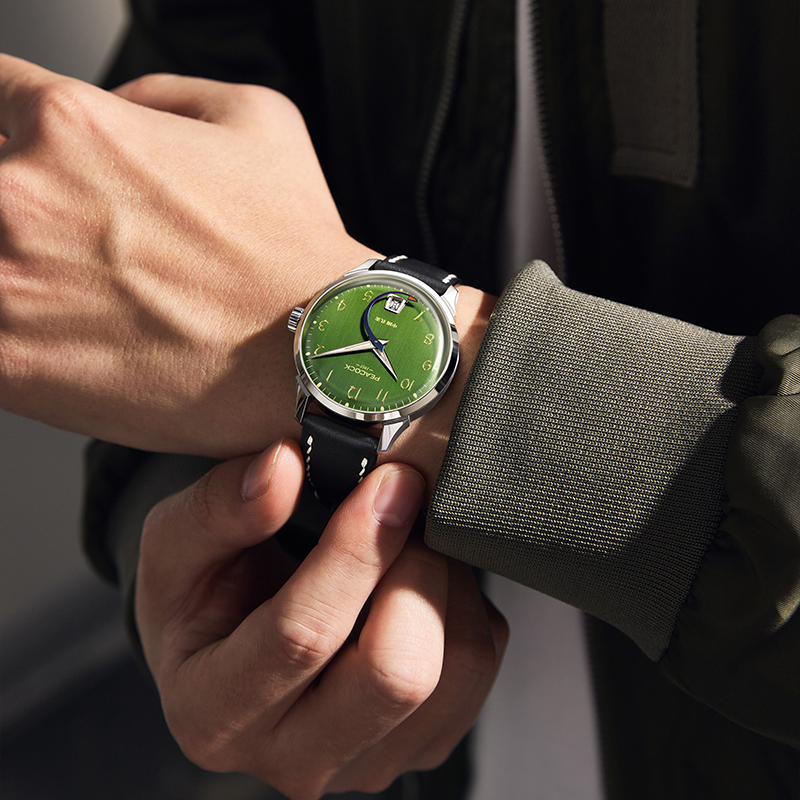 Peacock Perfection Classic 1953 'Aircraft Hand' Vintage Watch